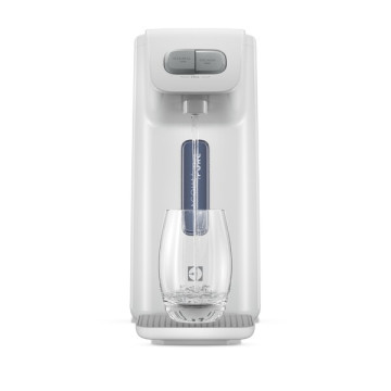 Purificador de Água Electrolux Gelada Fria e Natural Efficient Eletrônico PE15B Branco Bivolt Purificador de Água Electrolux Gelada Fria e Natural Efficient Eletrônico PE15B Branco Bivolt